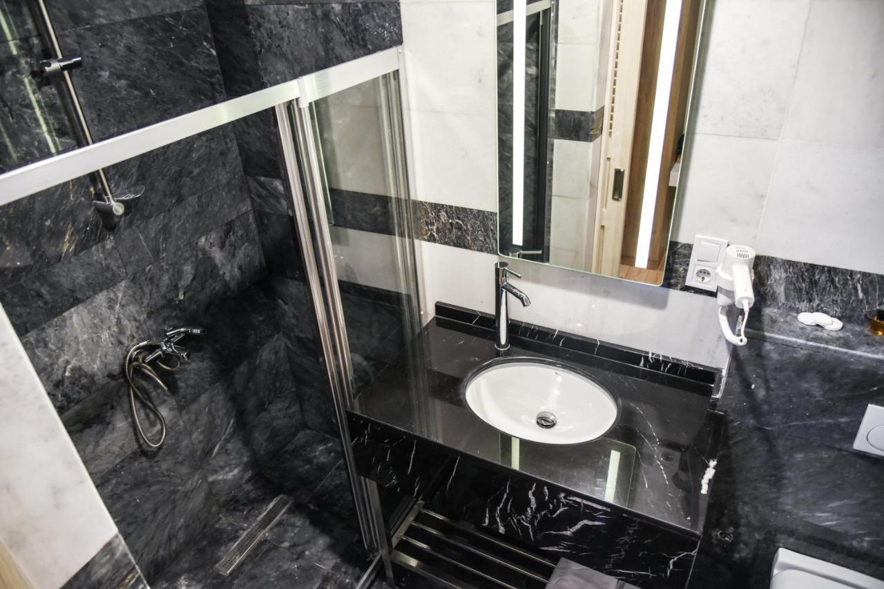 Luxir Hotel Истанбул Екстериор снимка