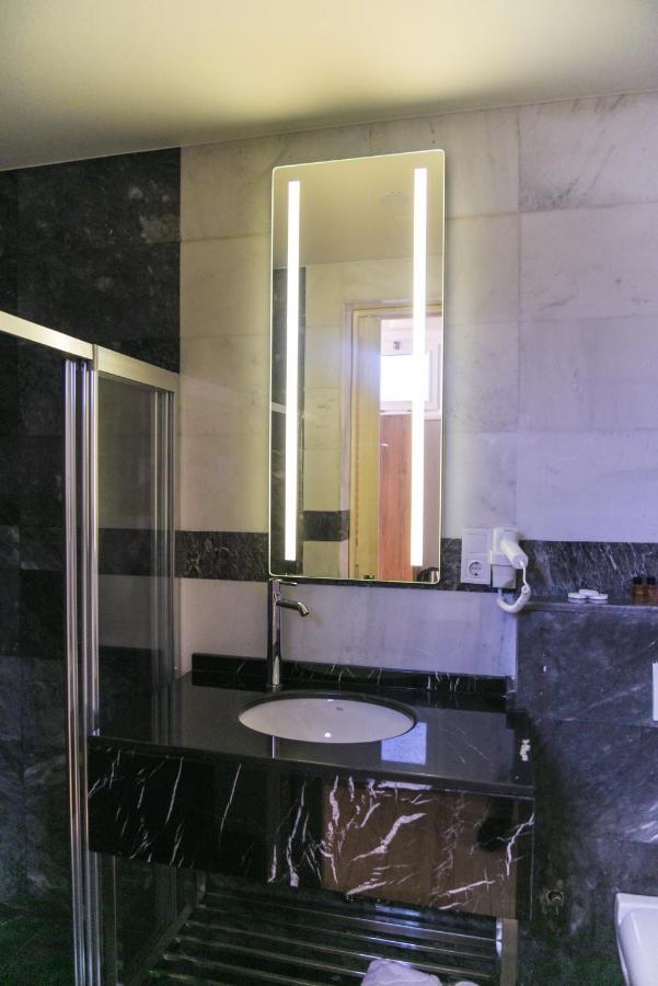 Luxir Hotel Истанбул Екстериор снимка